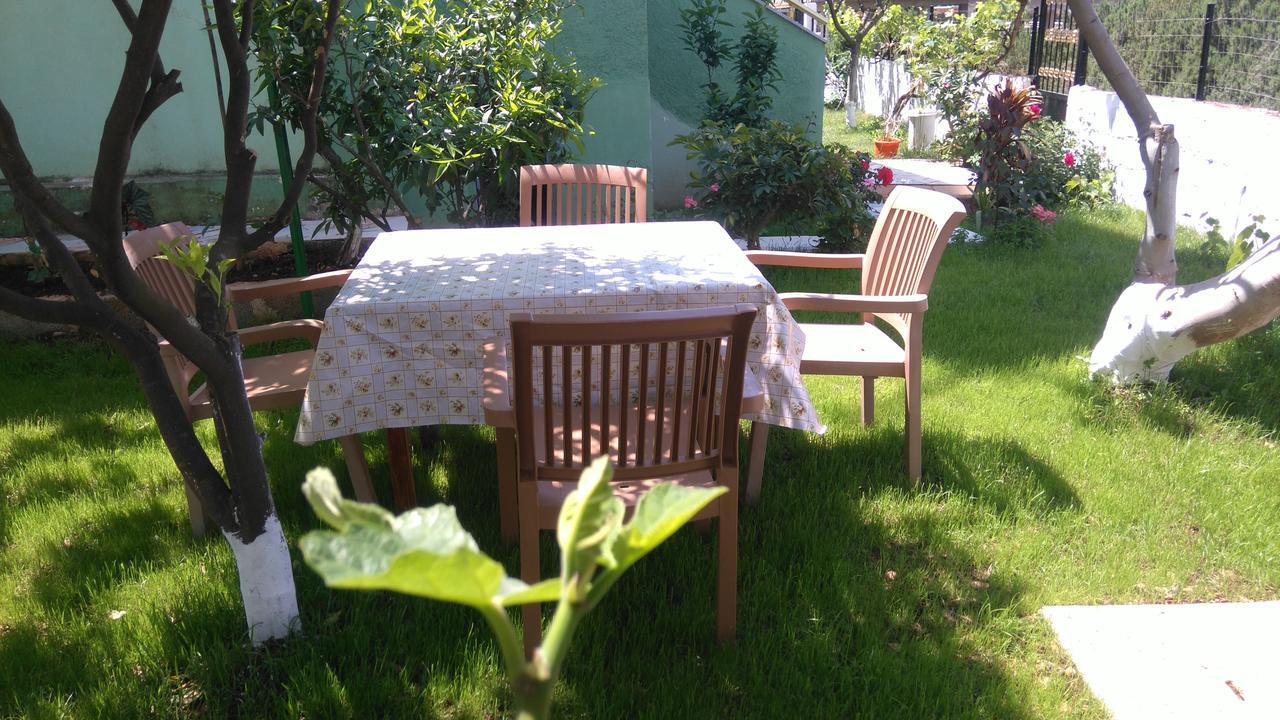 Jonny Guesthouse Ksamil Dış mekan fotoğraf